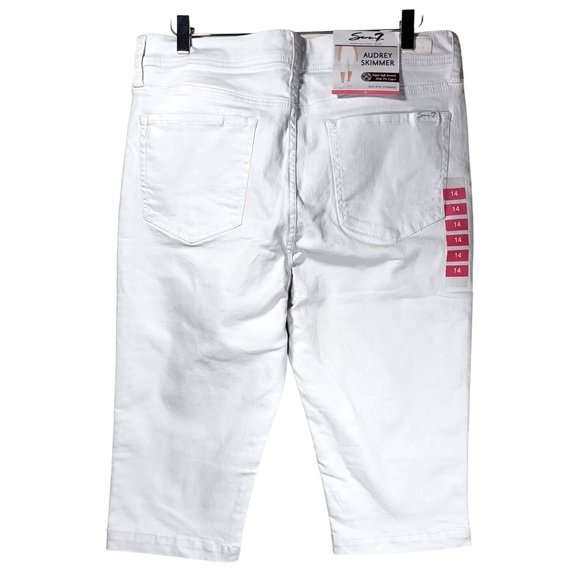 NWT Seven7 Audrey Mid-Rise Skimmer Capris in White - Picture 2 of 10